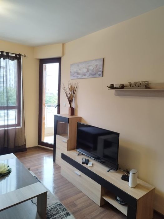 Дава се под наем Двустаен апартамент в Варна, Победа - 65 кв.м за 480 € - Снимка #2