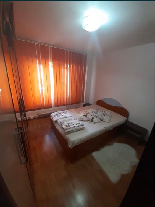 Inchiriez apartament Port Turistic 3 camere Portul