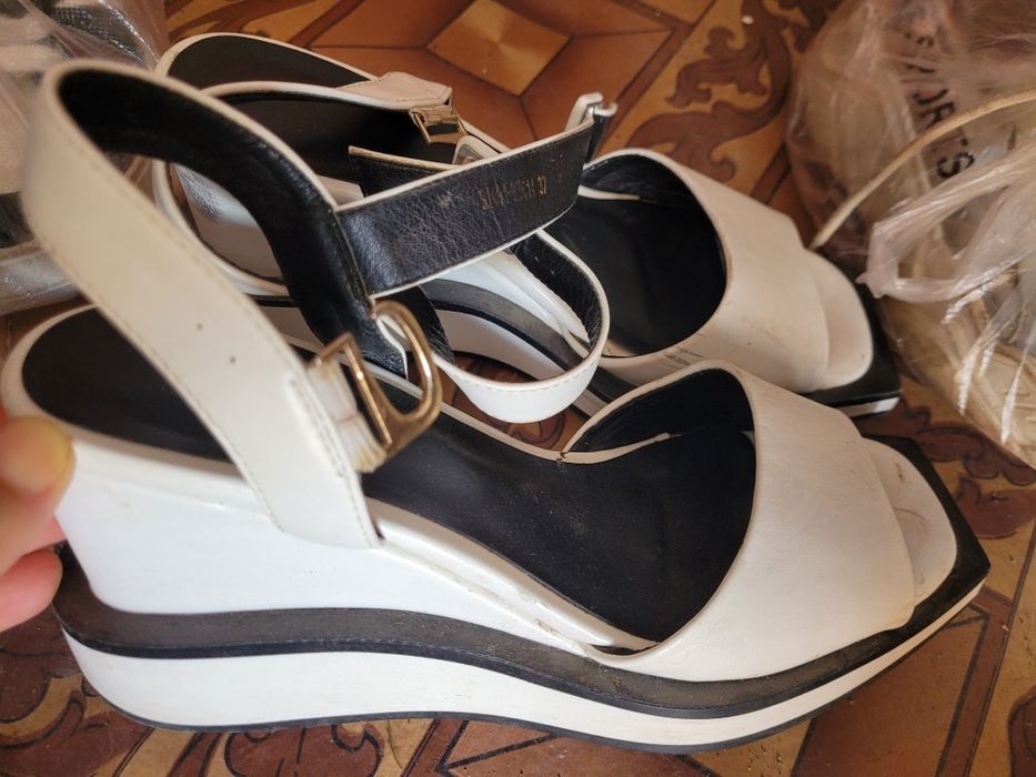 Обувь размером 35,36