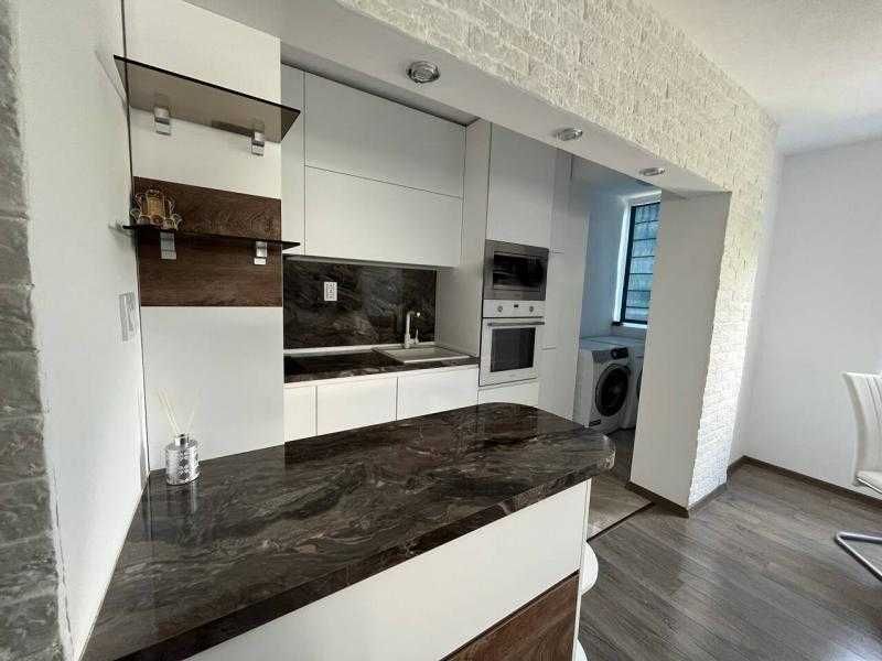 Лукс! Тристаен апартамент в Лазур!