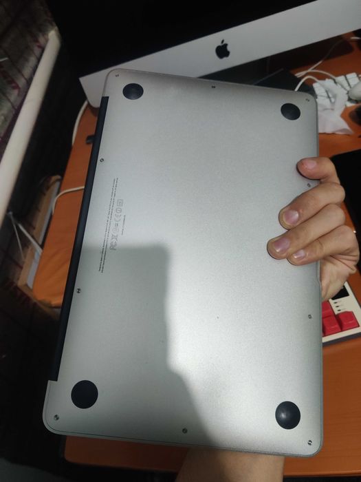 Macbook Air 11" Mid 2011 - A1369
