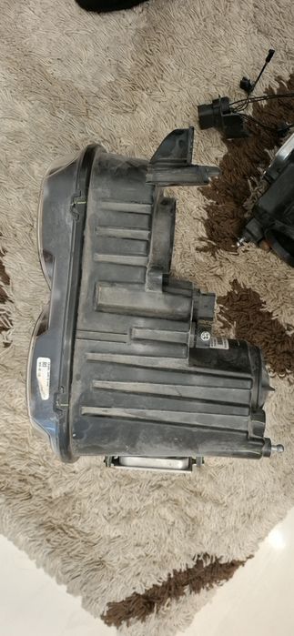 Dodge Challenger ляв фар Varroc OEM 2015+