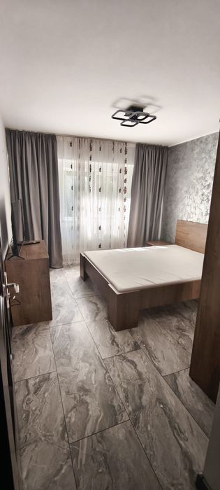 Închiriez apartament cu 2 camere decomandat etaj 1/4