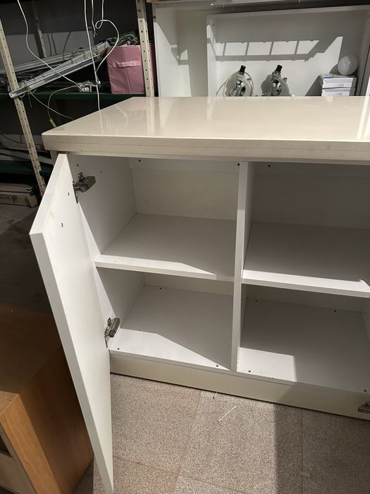 Продавам кухненски шкаф