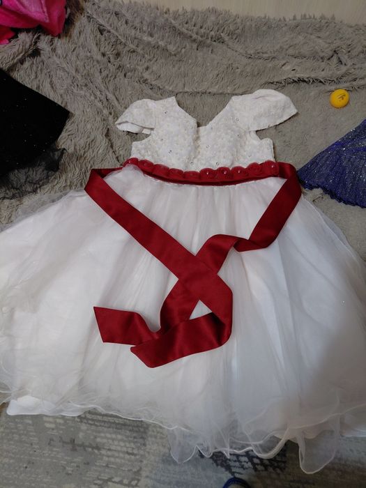 Нарядные платья для девочки