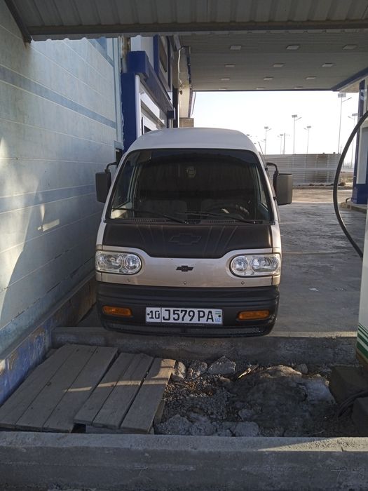 Дамас сотилади  ранги ок