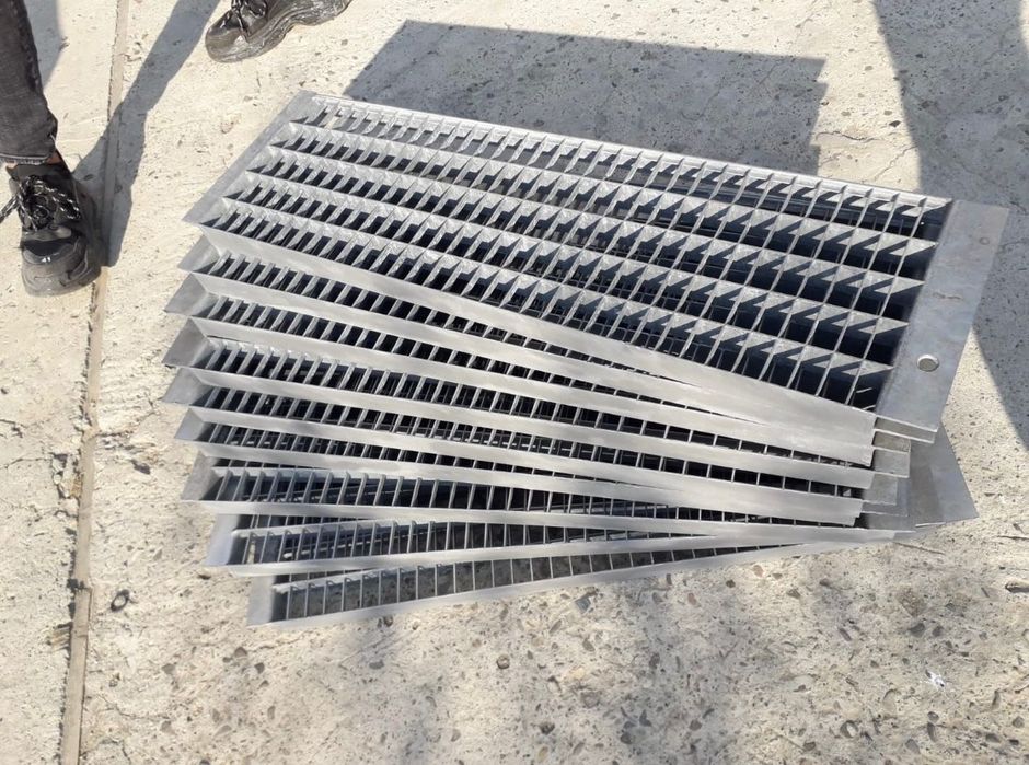 trepte zincate galvanizate