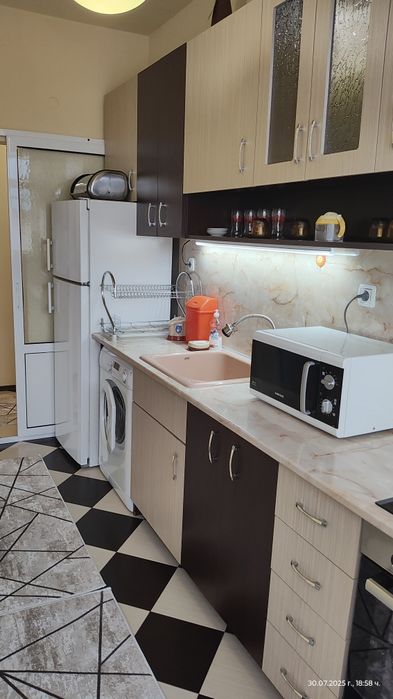 Дава се под наем Тристаен апартамент в Пловдив, Западен - 120 кв.м за 484.5 € - Снимка #4