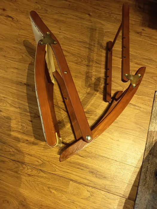 Ретро столче за крака