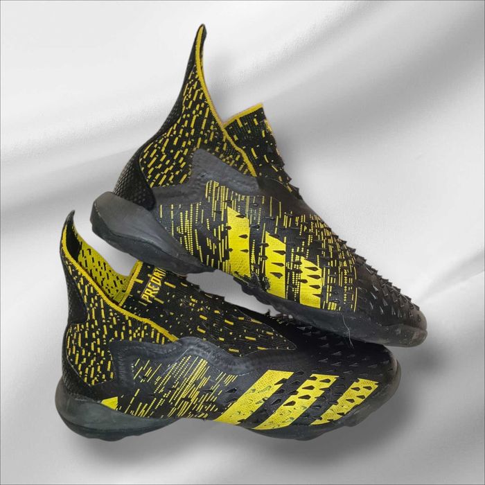 Футбольные сороконожки Adidas Predator FREAK + TF