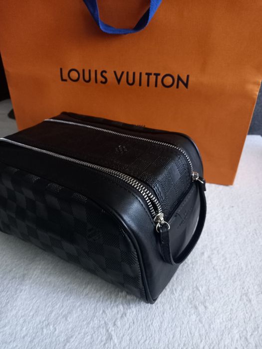 Borseta noua Louis Vuitton