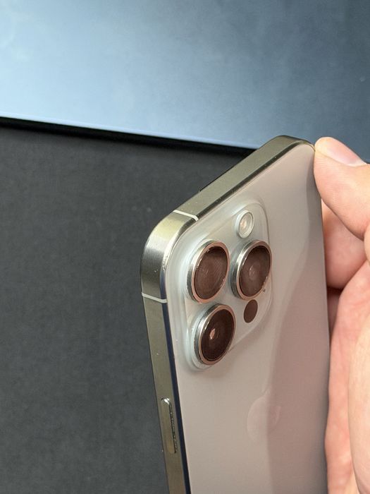 IPhone 15 pro 256gb ideal