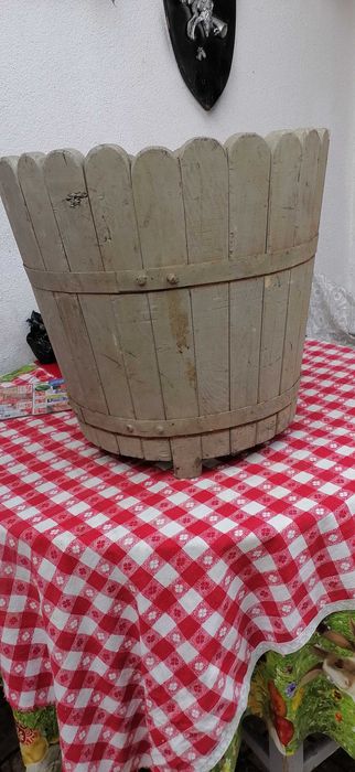 ciubar  din  lemn  pentru  flori h50 dim 50 fund 40 cm 2,5 cm 250  lei