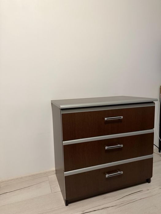 Mobila completa dormitor (pat + saltea + dulap + comoda + 2 noptiere)