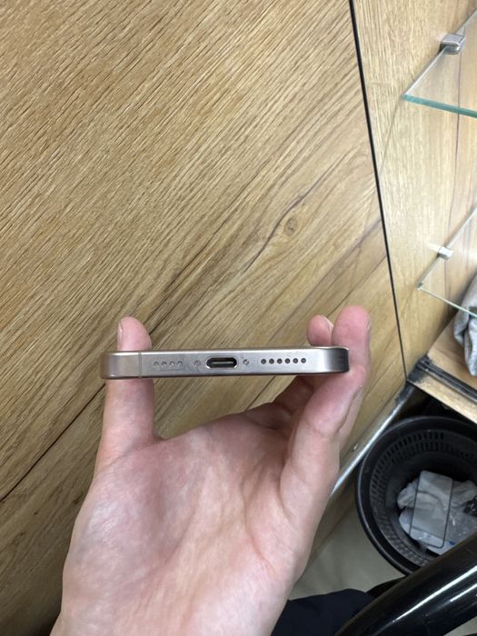 16 pro max 256 98% desert 440,000