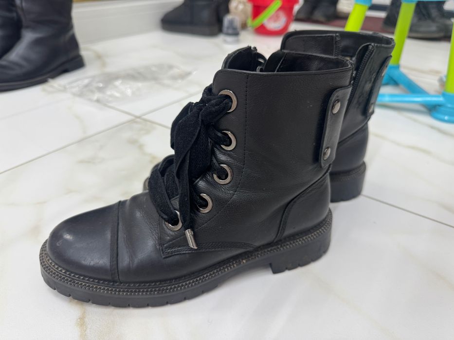 Продам ботинки зимние натуральная кожа, натуральный мех.