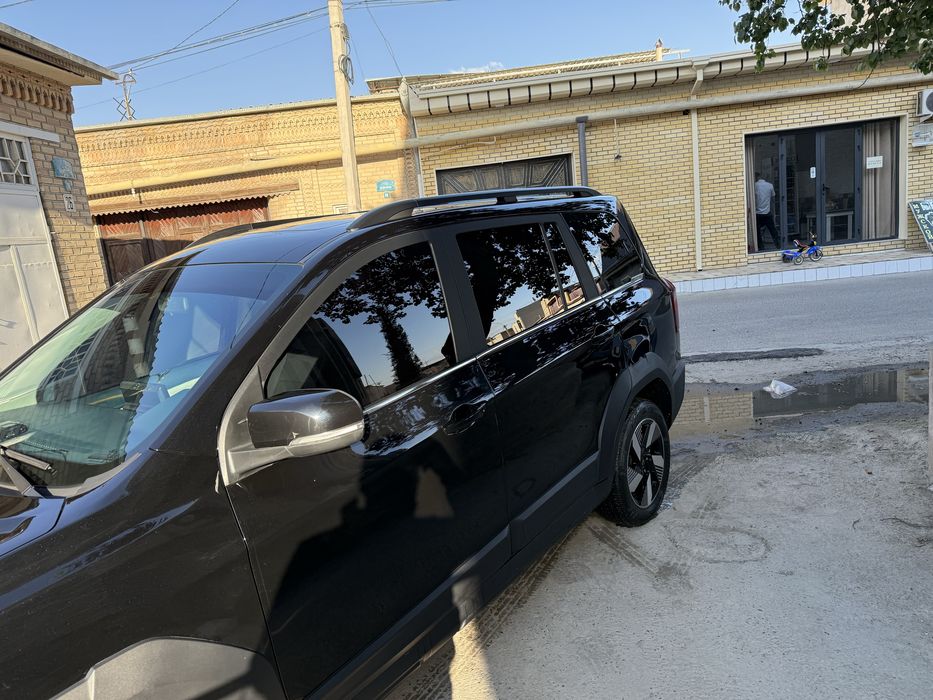 SWM Moshina sotiladi