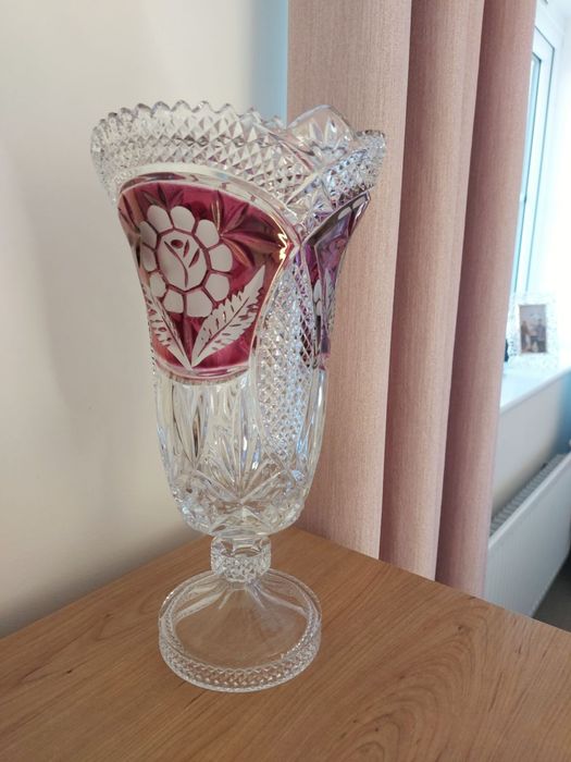 Красива масивна кристална ваза като НОВА