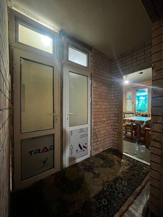 Срочно продаётся 2х ком квартира Вдоль дороги