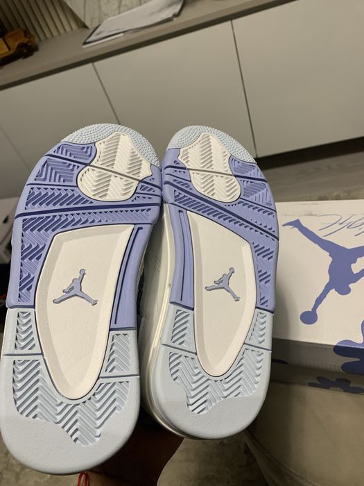 Jordan 4 Retro university Blue