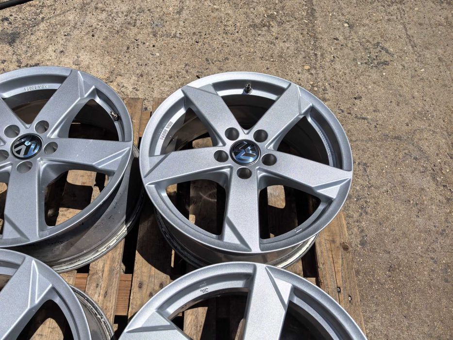 17 цола 5 х 112 мм Фолксваген / АУДИ / Мерцедес - 7,5 Инча / ЕТ 38