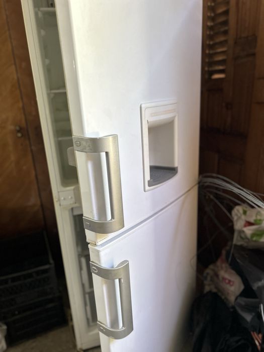 Vand frigider Beko complet functional