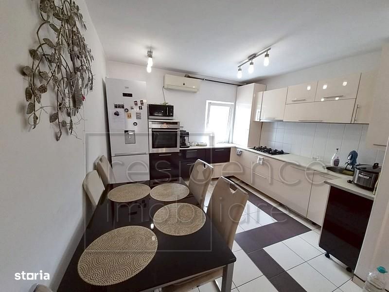 Apartament spatios 4 camere, Plopilor, zona Parcul Babes+Parcare