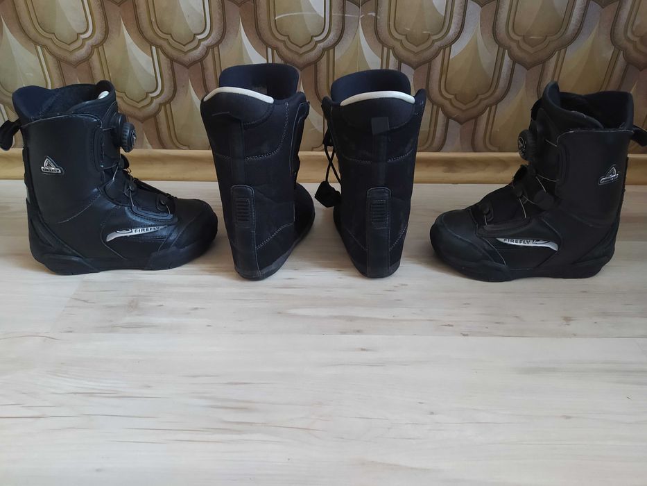 Сноу борд обувки 42 номер( 27 см стелка) и 32,5 номер(20,5 см стелка)