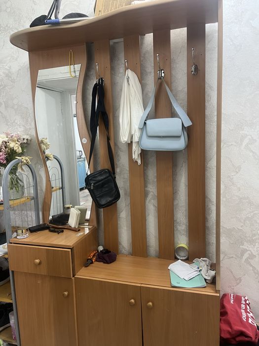 Кухонный гарнитур, прихожая