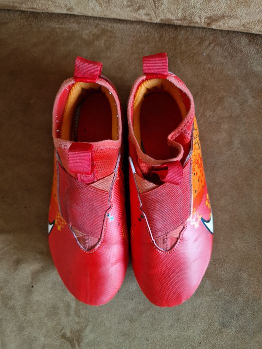 Детски бутонки и стоножки