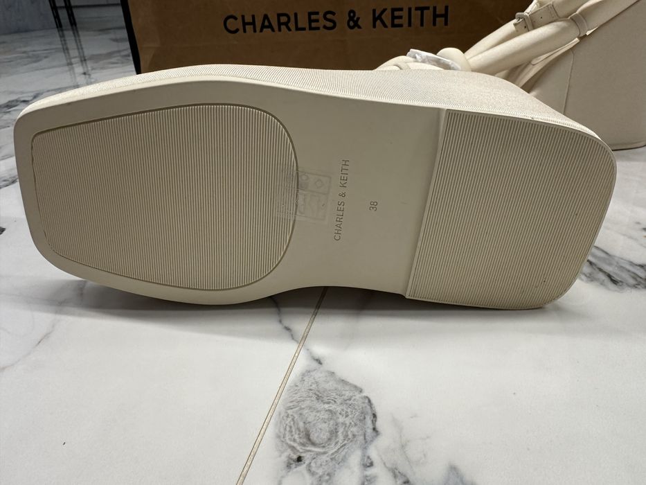 Босоножки ( сабо ) на танкетке