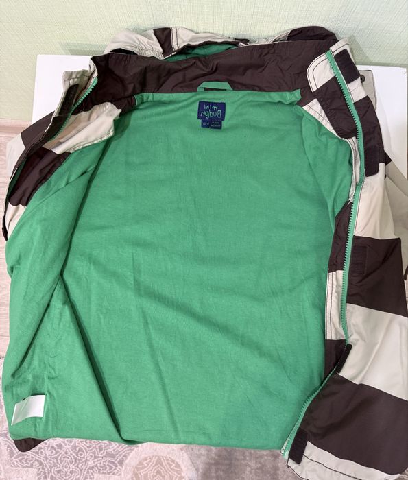 Продам ветровку за 4000 т