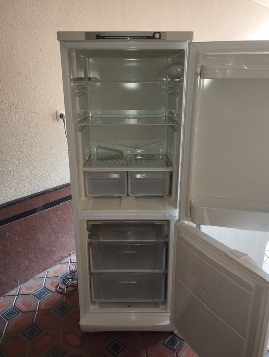Haladelnik sotiladi 2ta oq 1.300.  Seri 1.600 aybi yöq zör ishlidi