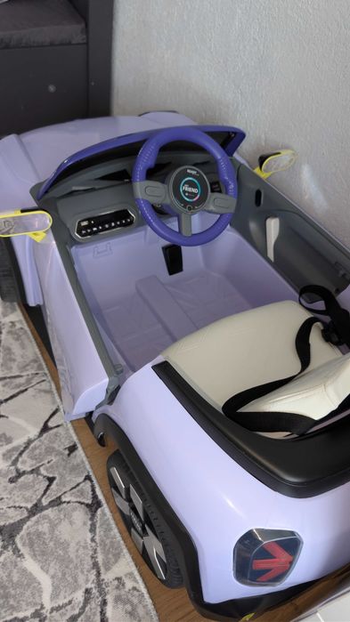 Лицензирана акумулаторна кола Mini Concept Aceman 24V