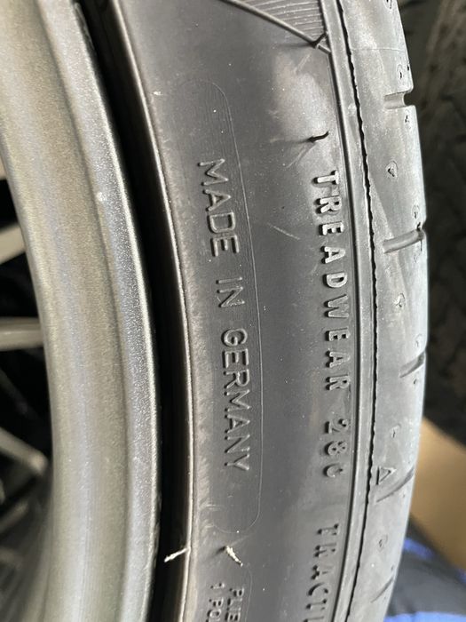 Vând set de jante Vennom Flowforged 18”, ET 40, 5x112