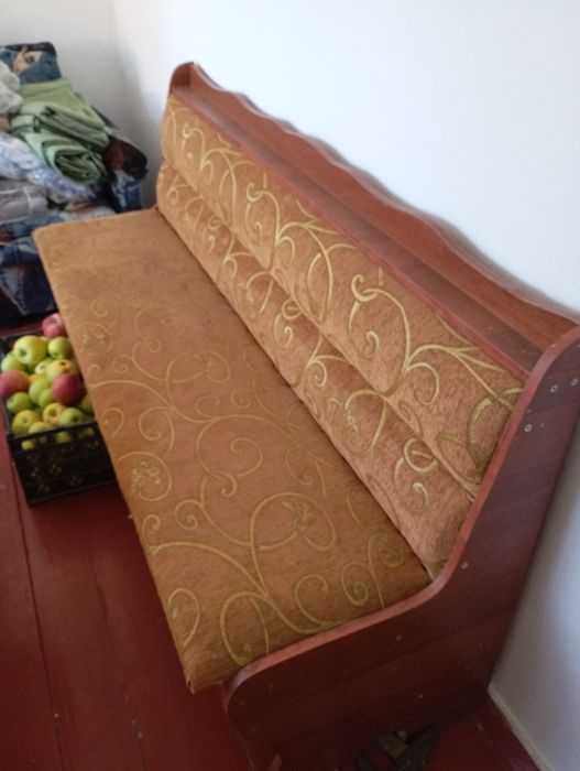 Скамейка кухонная