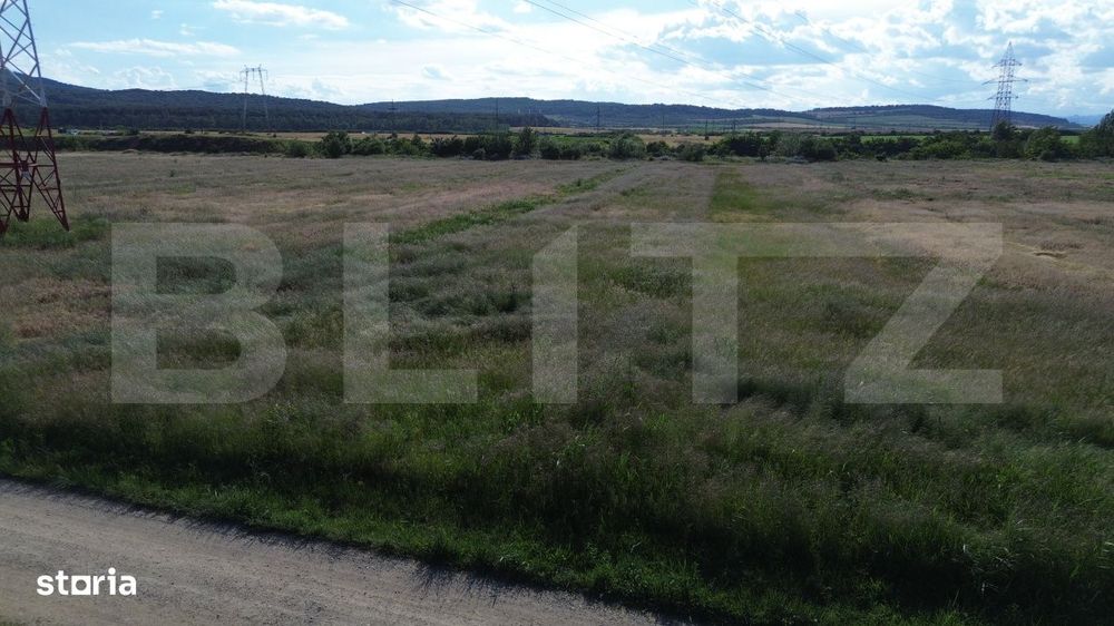 Teren intravilan 2.056 mp | Doua fronturi stradale | Zona rezidentiala