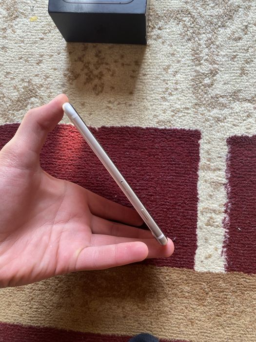 Iphone se 2020 в хорошем состояний