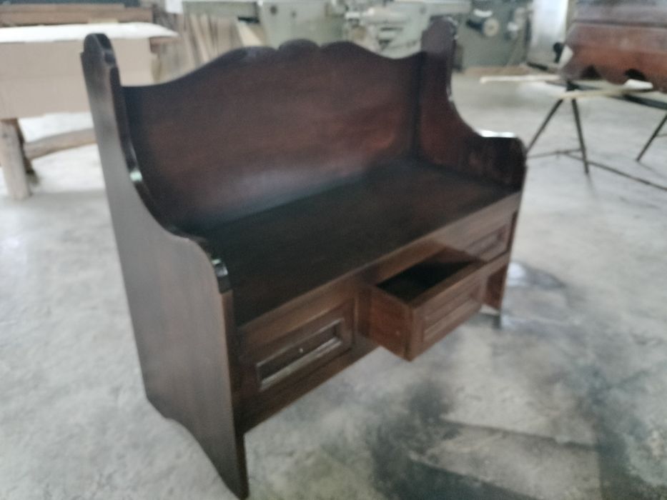 De vânzare mobila veche din lemn masiv restaurata