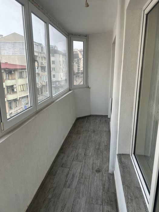 Дава се под наем Тристаен апартамент в Варна, Колхозен пазар - 110 кв.м за 612 € - Снимка #6