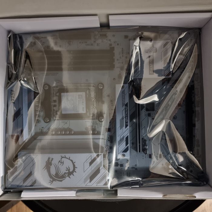 Placa de baza MSI B850 GAMING PLUS WIFI6E