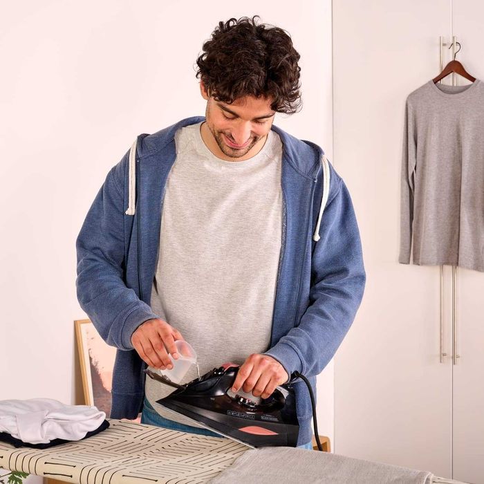 Парна ютия BLACK+DECKER BXIR3000E, 3000W, Керамична повърхност