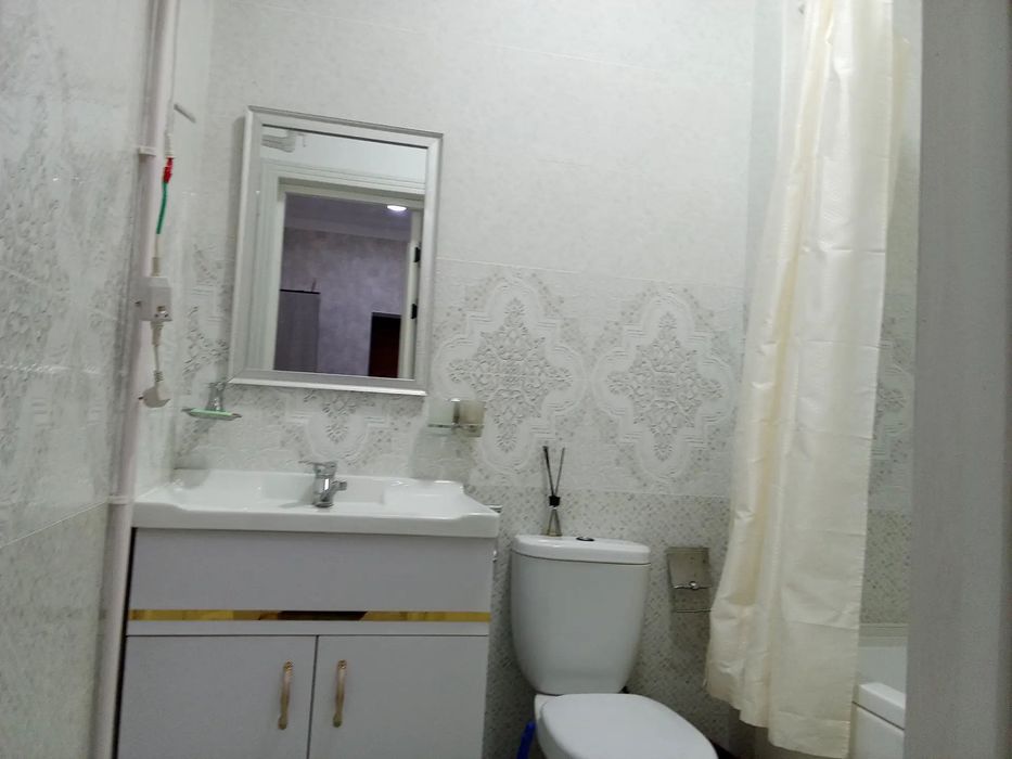 Saodat toyxona yonda yangi domda 3-etajda 2 xonali kv ijaraga beriladi