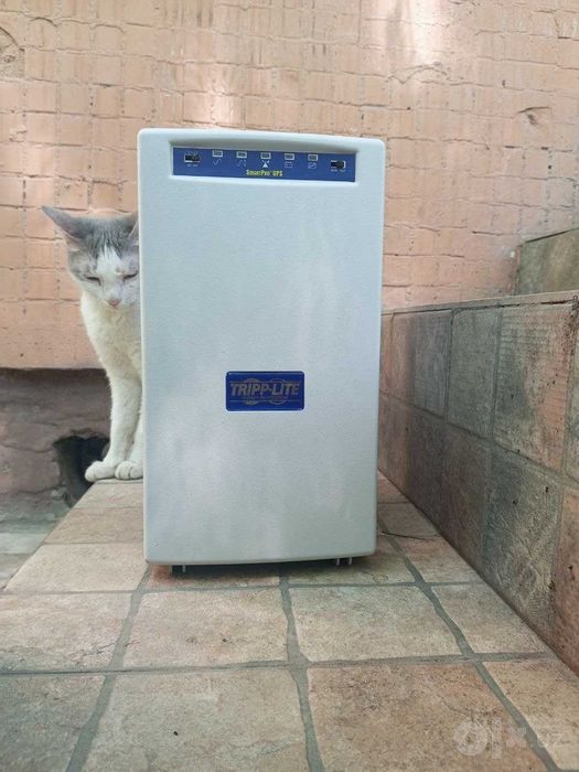 Smart UPS TRIPP-Lite 1400VA аккумулятор LiFePo4 36V 15Ah