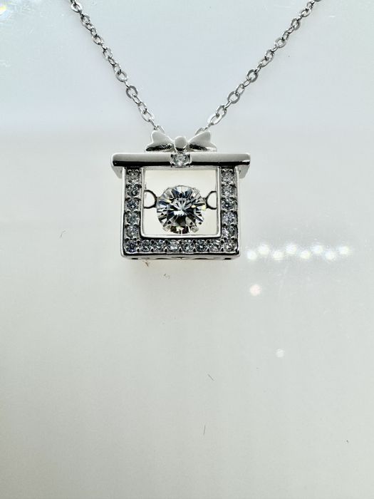 Сребърно колие с мойсанит (Диамант) 0.5 карата