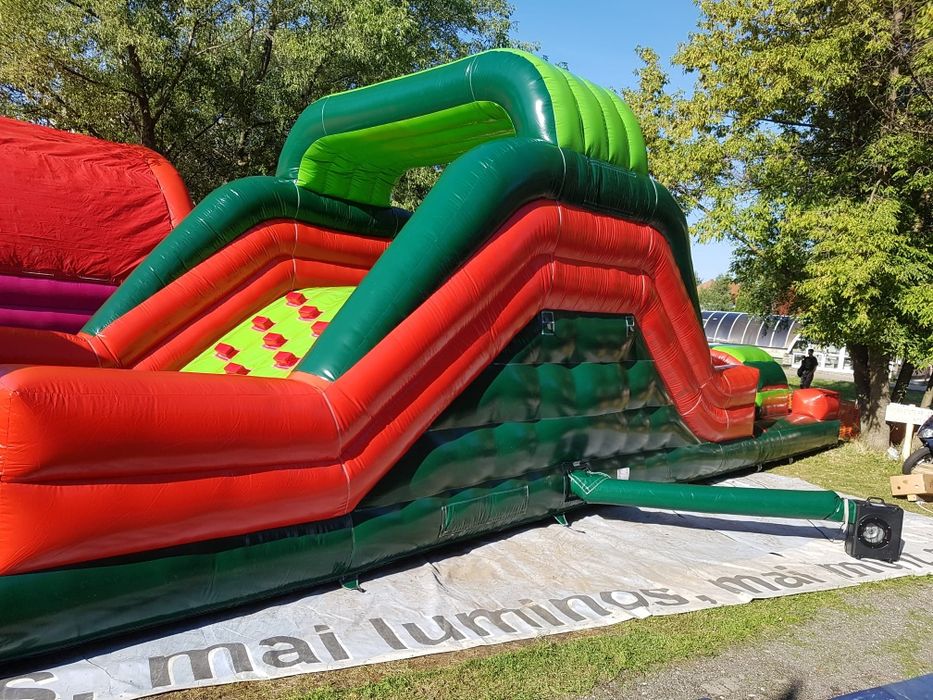 Tobogan-Saltea gonflabila cu obstacole