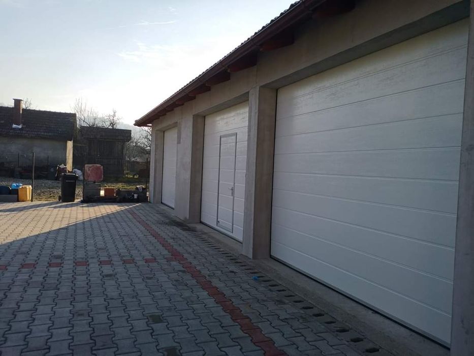 Uși de garaj/ uși de calitate/ uși secționale/ ușa tip rulou