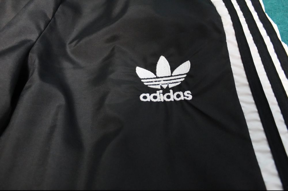 Pantaloni Adidas Femei