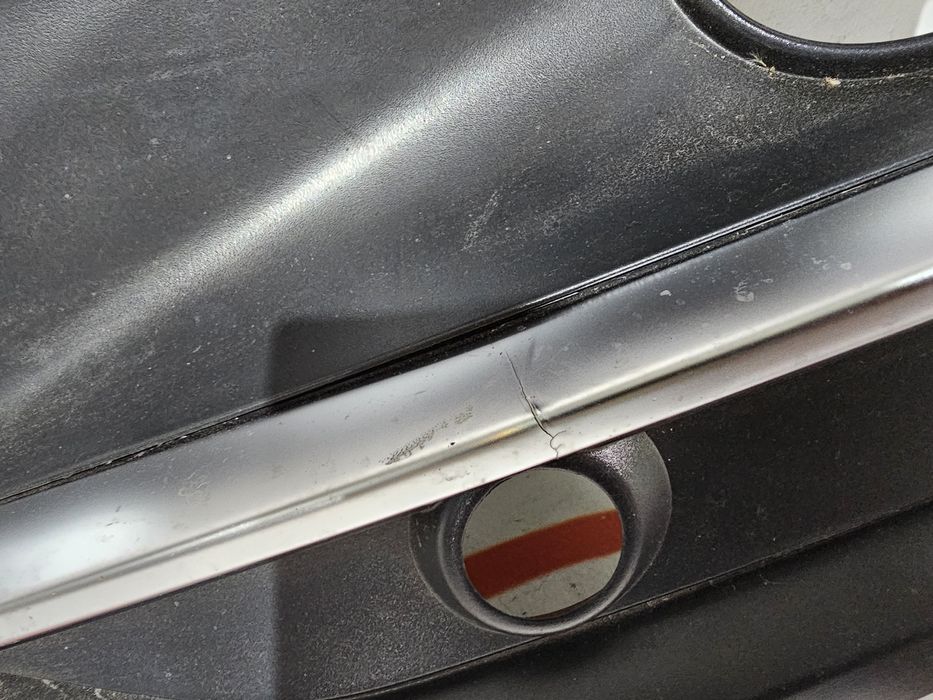 Grila stanga bara fata Audi Q5 FY Facelift dupa 2021 cod 80A807681N