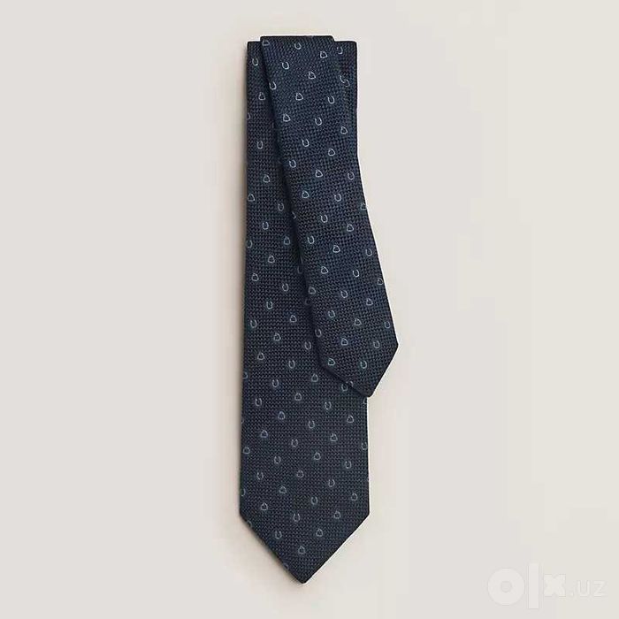 Галстук от бренда Hermes